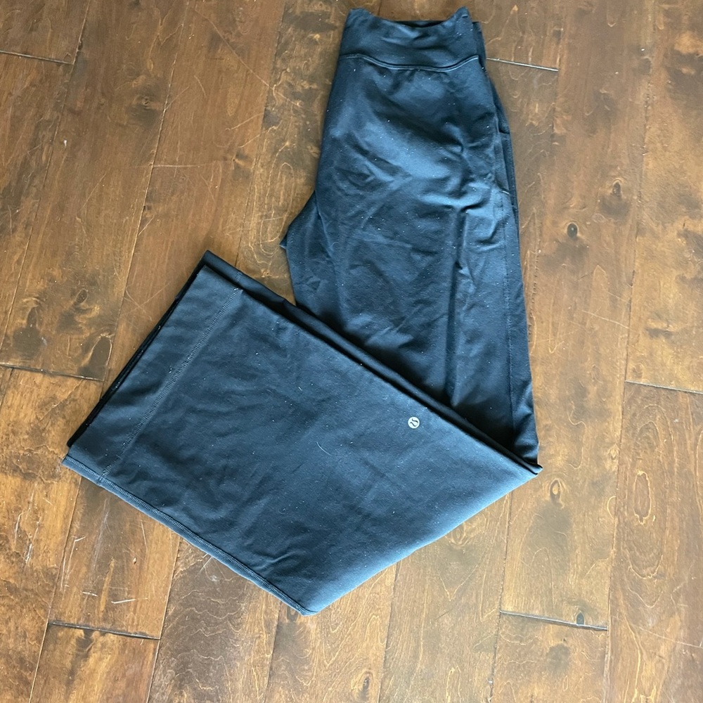 Lululemon flare plants